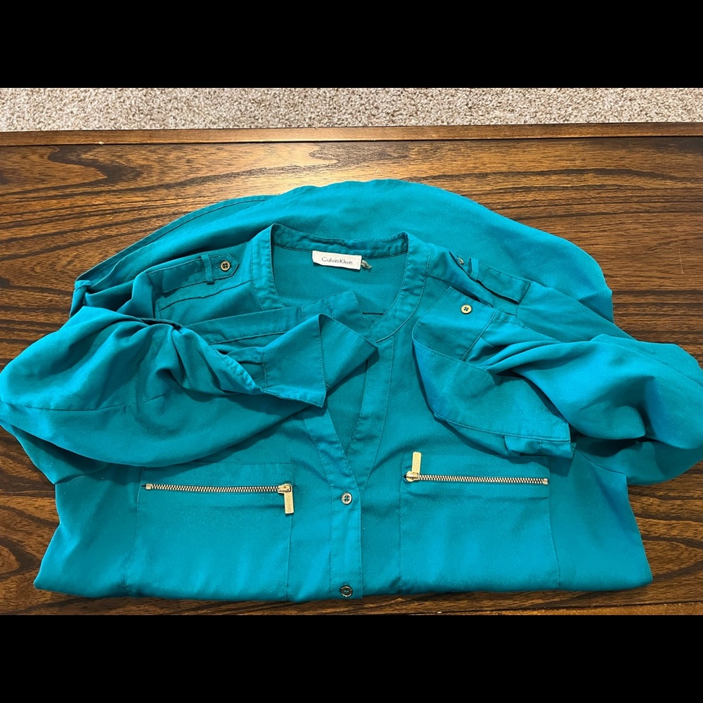 Calvin Klein Teal Light Weight Long Sleeve Button Down Shirt Size Small